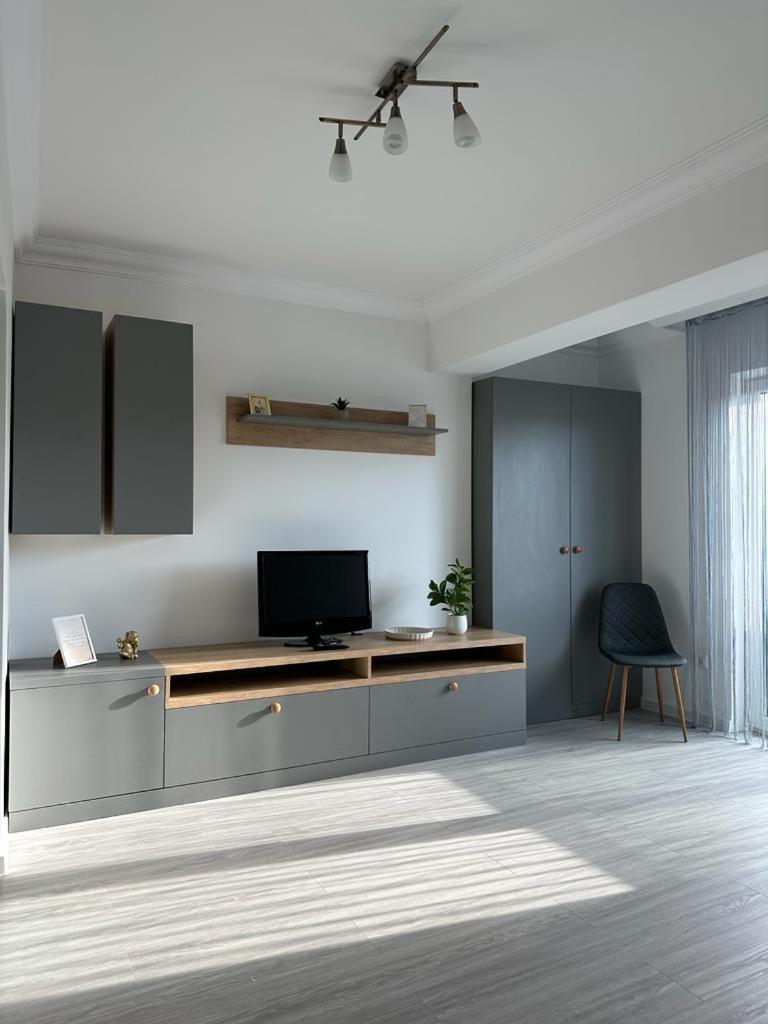 Cozy Holidays In Center Of Suceava Esplanada Luaran gambar