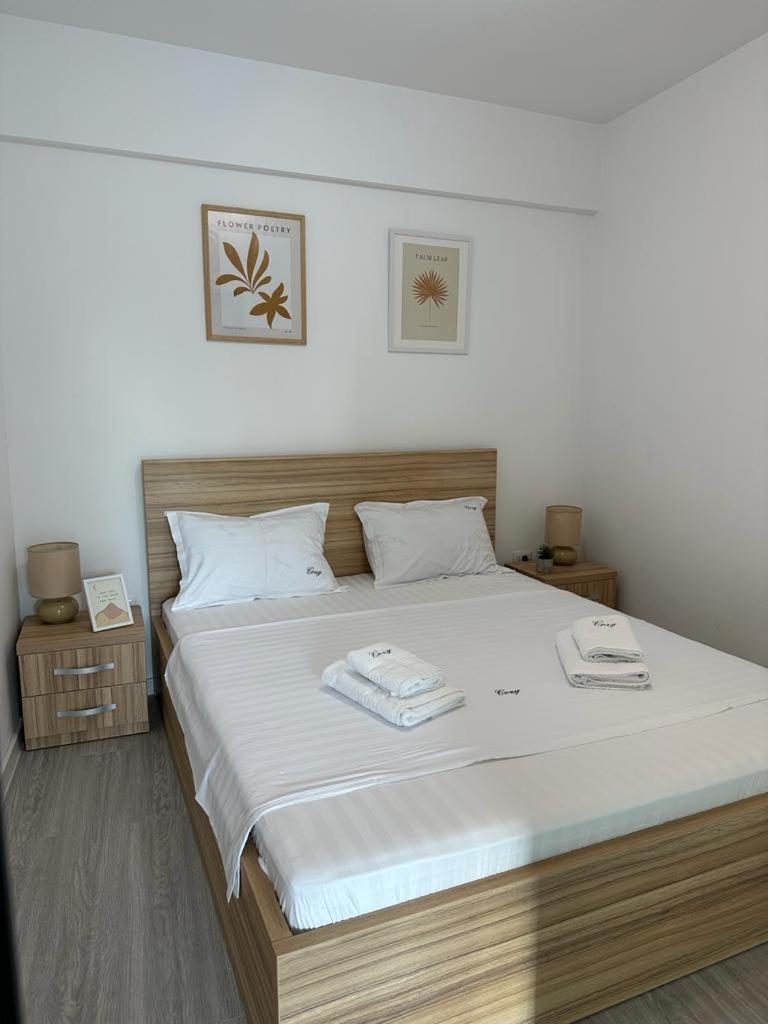 Cozy Holidays In Center Of Suceava Esplanada Luaran gambar
